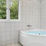 5 Bedroom In Hébergement de vacances Hadsund