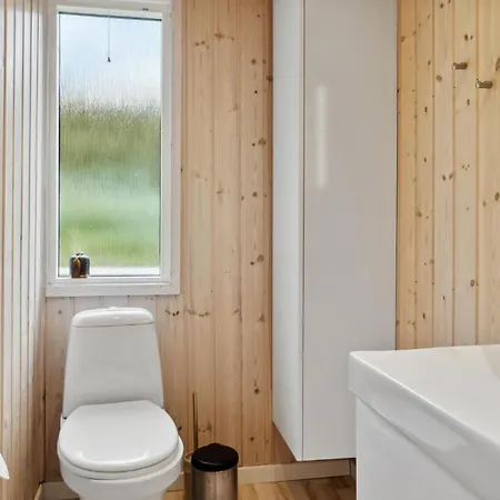 Σπίτι διακοπών 5 Bedroom In *
