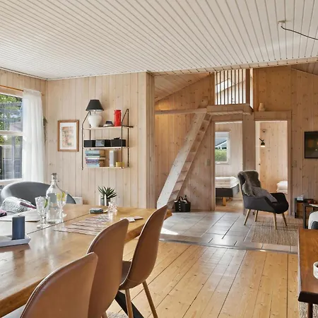 Hébergement de vacances 5 Bedroom In Hadsund