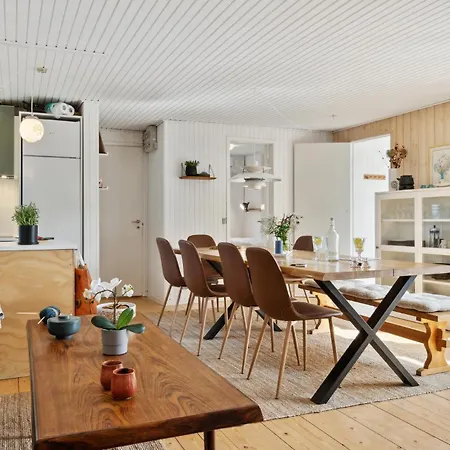 5 Bedroom In Hadsund