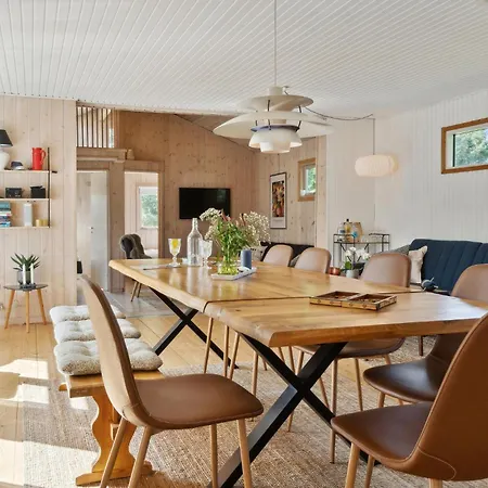 5 Bedroom In