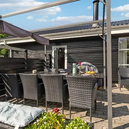 5 Bedroom In