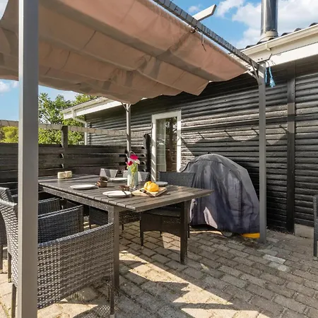 Σπίτι διακοπών 5 Bedroom In *