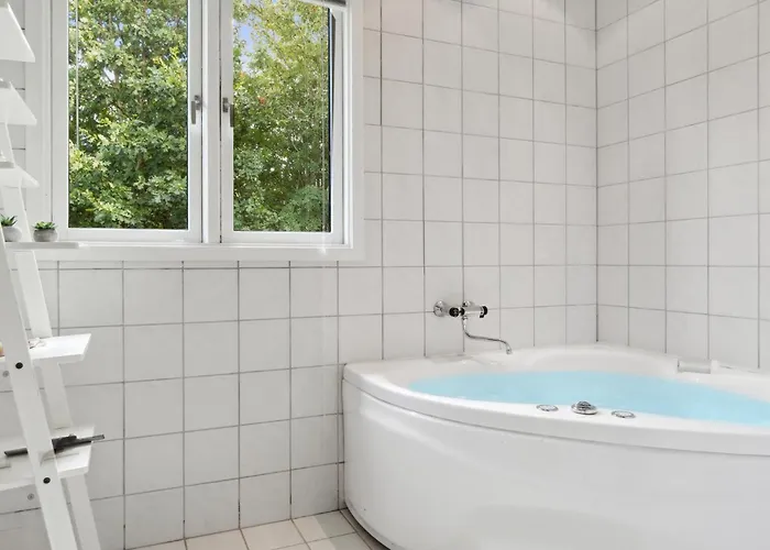 5 Bedroom In Vakantiehuis Hadsund