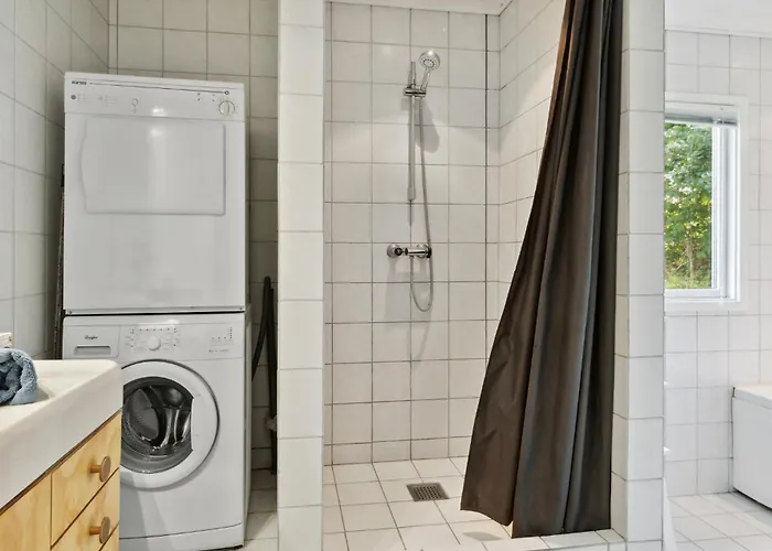 5 Bedroom In *
