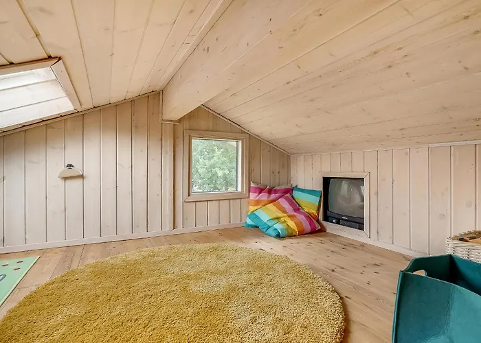 5 Bedroom In *